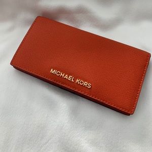 (SOLD) Michael Kors Wallet